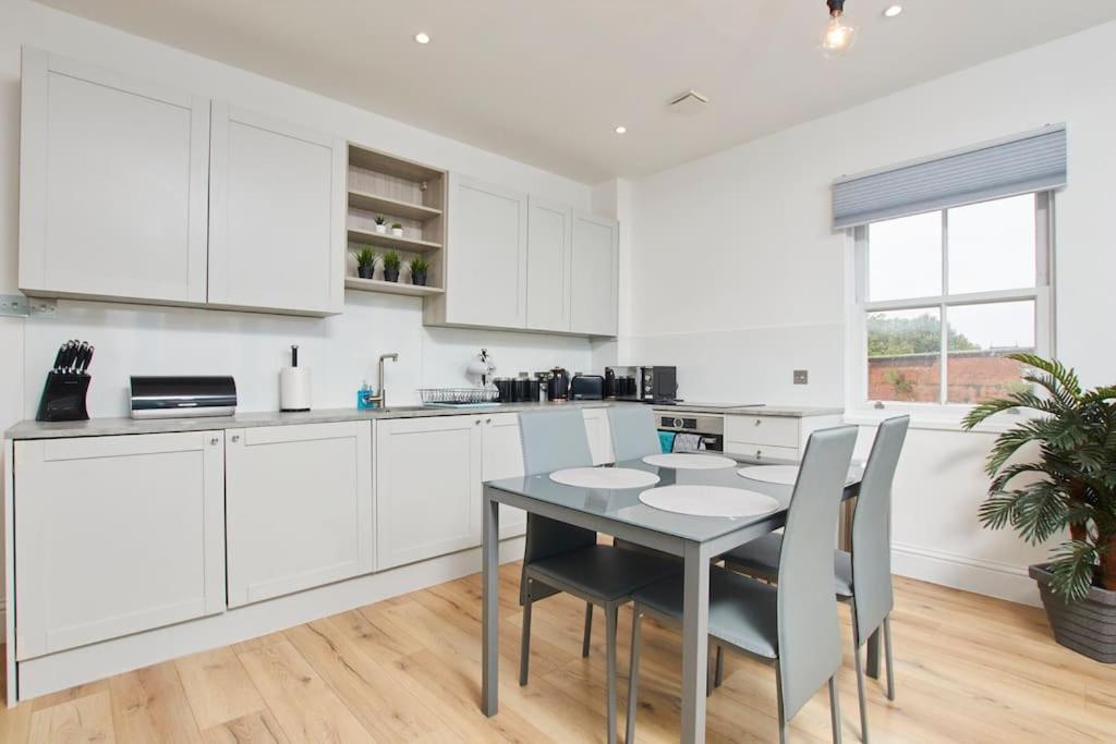 Beautiful Central Apartment Leamington Spa Eksteriør billede